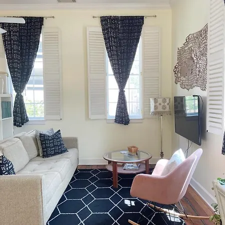 Charming 1885 Parlor Loft Downtown Savannah Stay Exterior photo